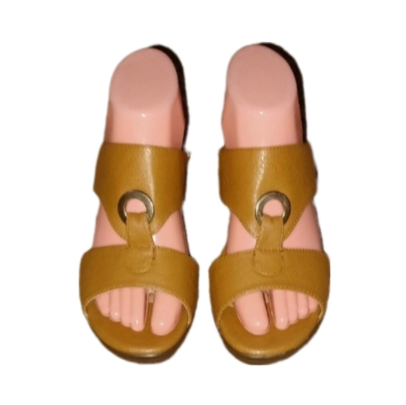 Avenue Brown Leather Sandals - Picture 2 of 5